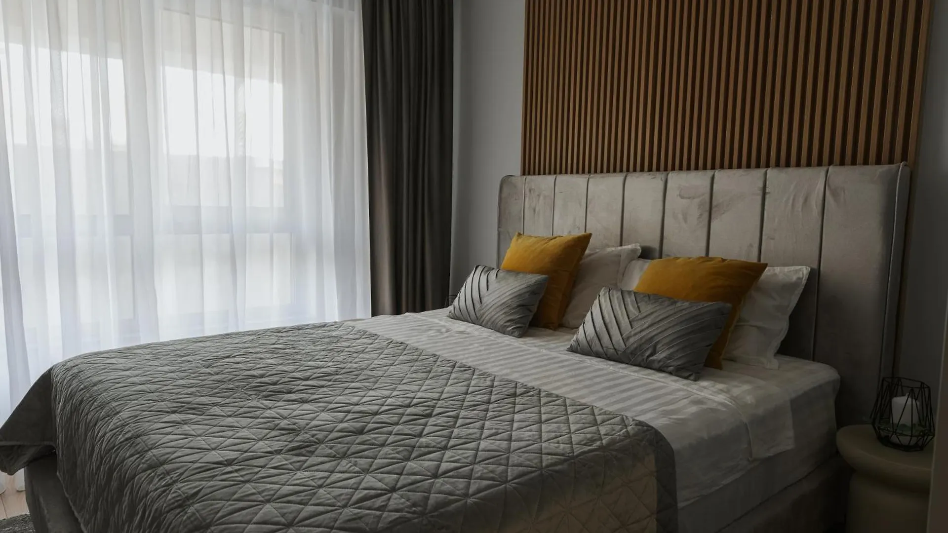 Signature Tn Executive Suites 3 Bucureşti 0*,  România